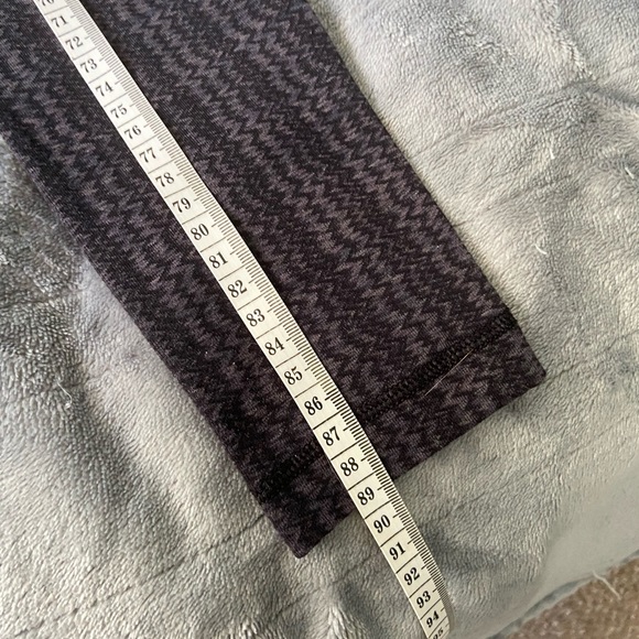 Lululemons, Size 2 - Picture 4 of 4